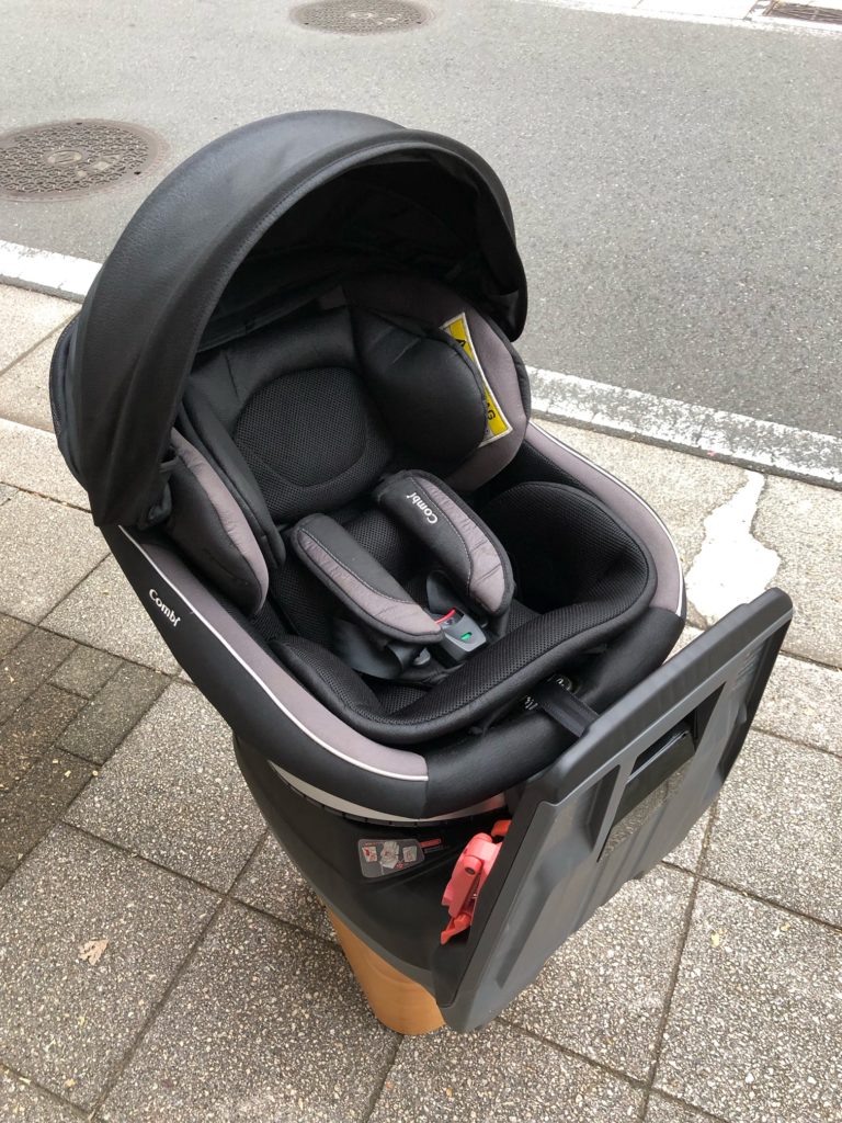 東京都目黒区のお客様からベビー用品 コンビ チャイルドシート クルムーヴスマート エッグショック JG-600 買取