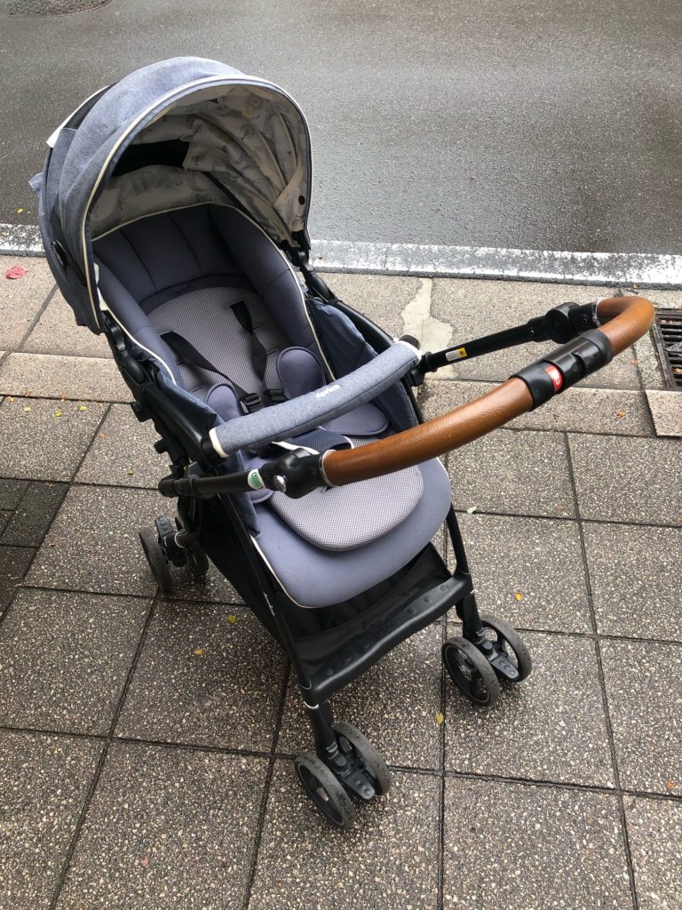 東京都狛江市のお客様からベビー用品 アップリカ ベビーカー ラクーナビッテクッション買取