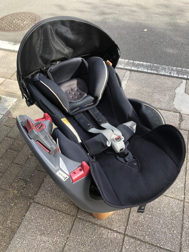 横浜市都筑区のお客様からベビー用品 アップリカ チャイルドシート フラディア エアープラス 買取