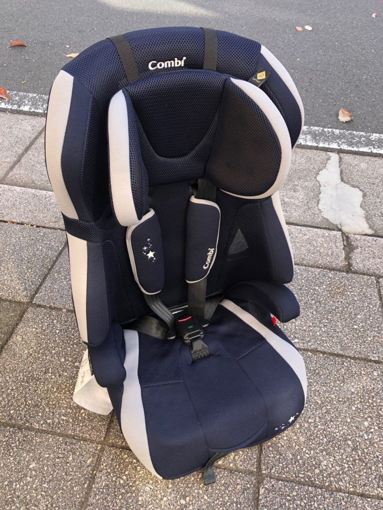 川崎市高津区のお客様からベビー用品 コンビ チャイルドジュニアシート ジョイトリップ エッグショック シンプライト 買取