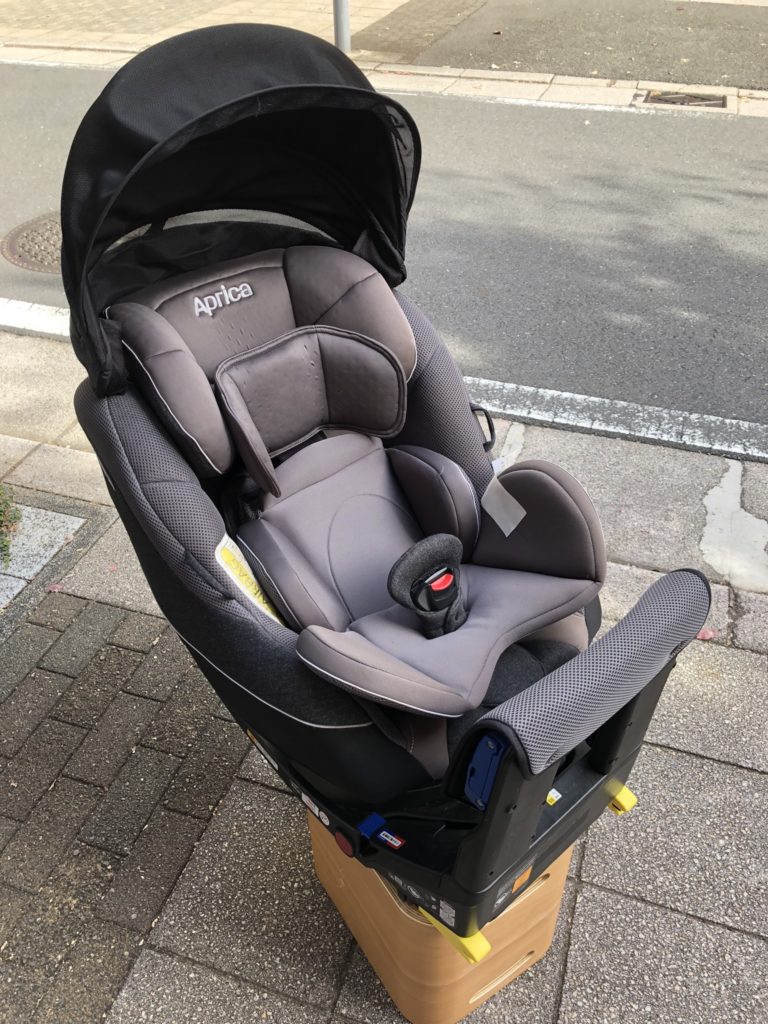川崎市高津区のお客様からベビー用品 アップリカ チャイルドシート クルリラ プレミアムAB 買取
