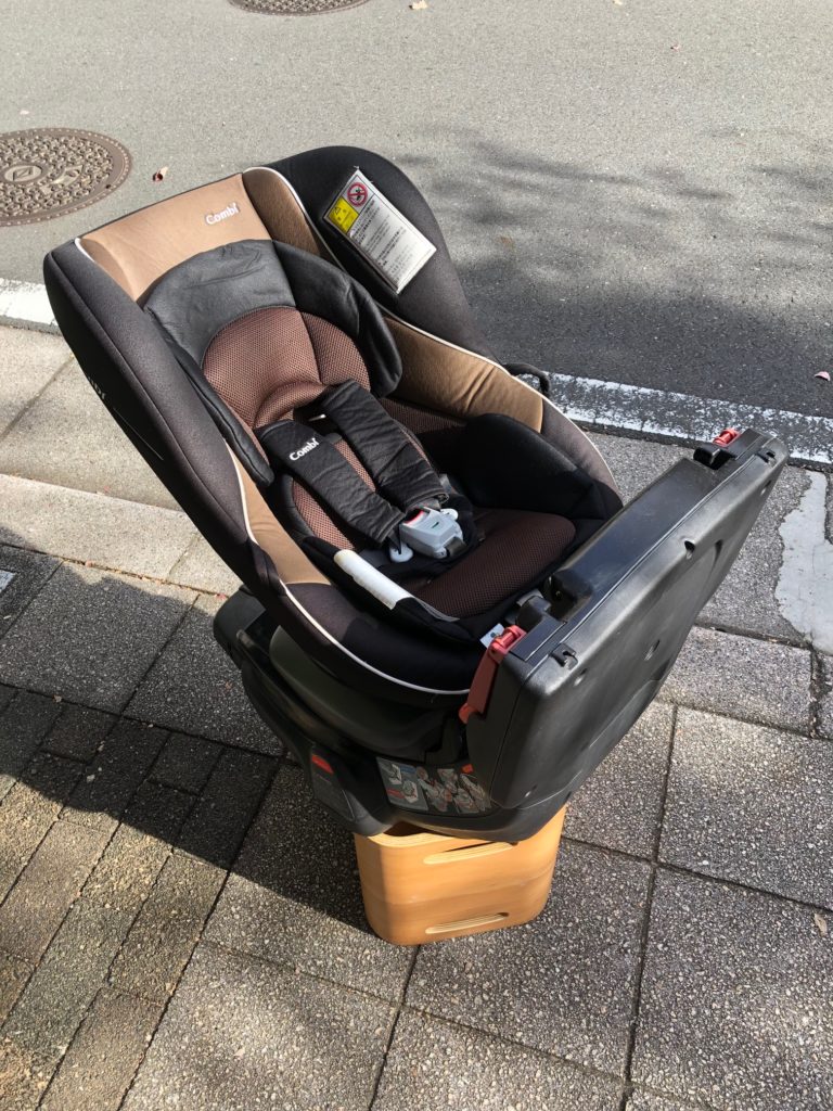 川崎市麻生区のお客様からベビー用品 コンビ チャイルドシート ゼウスターンユーロ エッグショック TB 買取