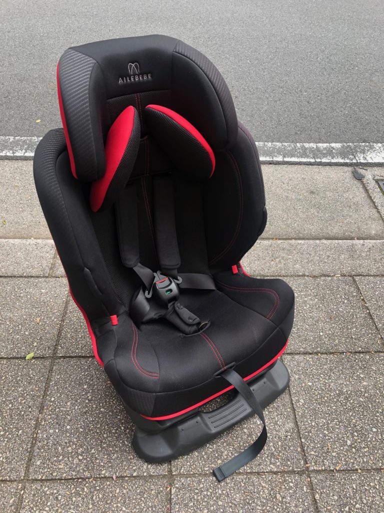 横浜市西区のお客様からベビー用品 カーメイト チャイルドジュニアシート エールベベ スイングムーン プレミアムS 買取