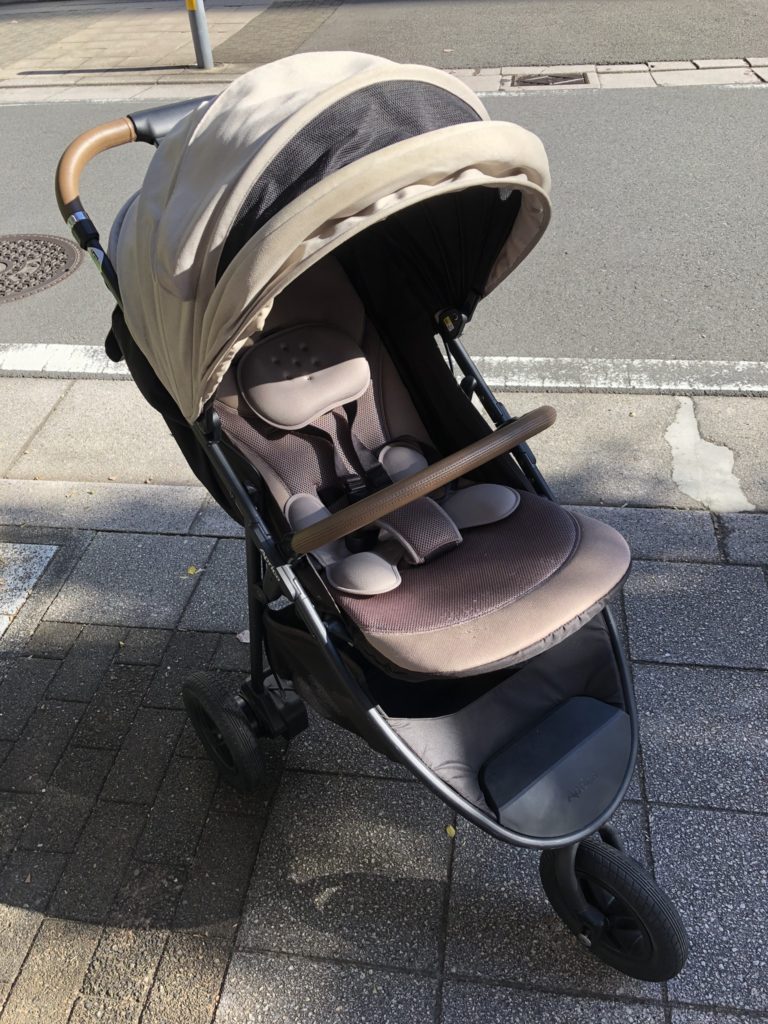 川崎市多摩区のお客様からベビー用品 アップリカ　ベビーカー　スムーヴプレシャス買取