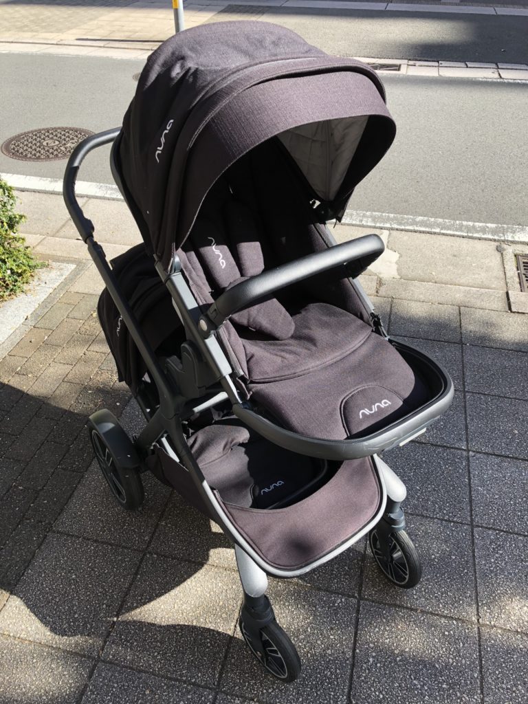 川崎市多摩区のお客様からベビー用品　nuna 2人乗りベビーカー　デミグロウ買取