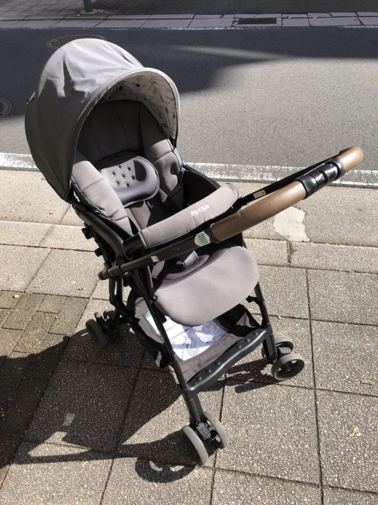 横浜市緑区のお客様からベビー用品　アップリカ　ベビーカー　カルーンエアー　メッシュAB 買取