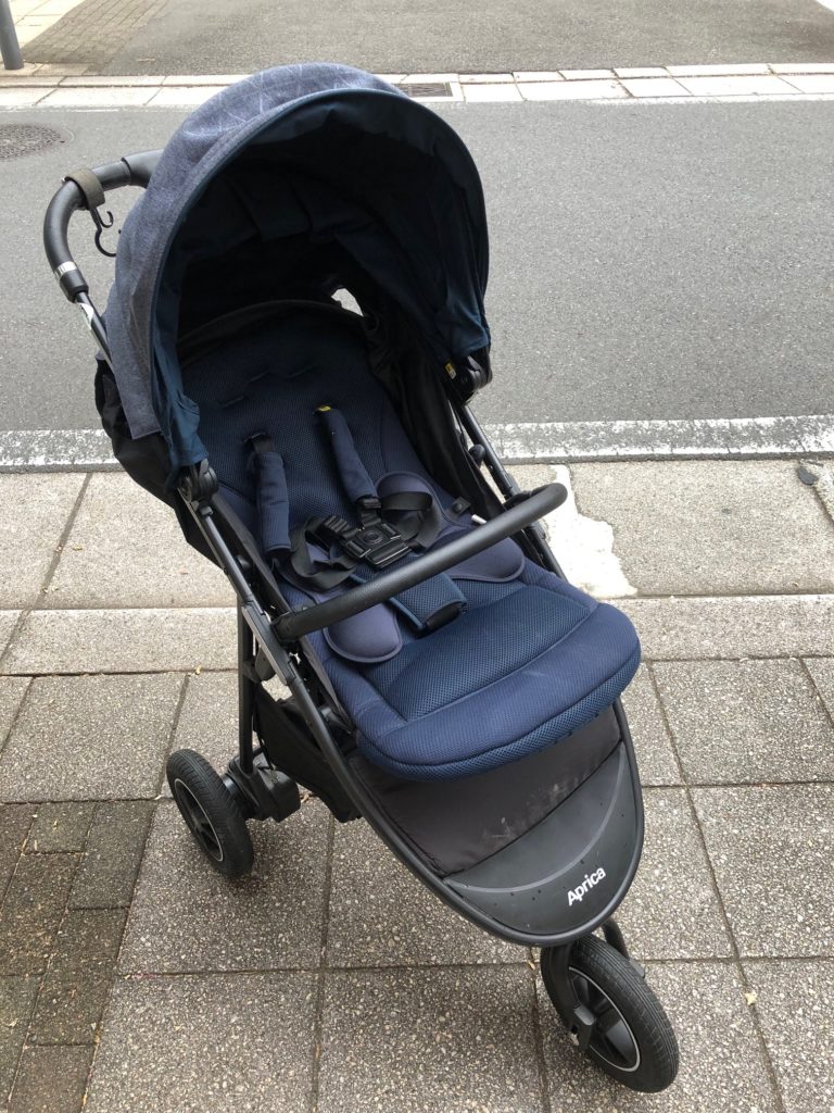 東京都品川区のお客様からベビー用品 アップリカ　ベビーカー　スムーヴプレミアム 買取