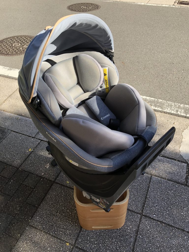 横浜市都筑区のお客様からベビー用品　コンビ　チャイルドシート　クルムーヴスマートISOFIX エッグショック シンプライト 買取
